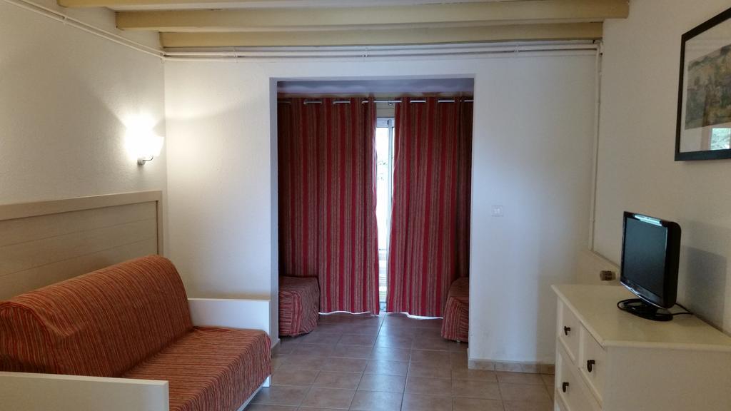 Goelia Le Mas Blanc Aparthotel Pérols Quarto foto
