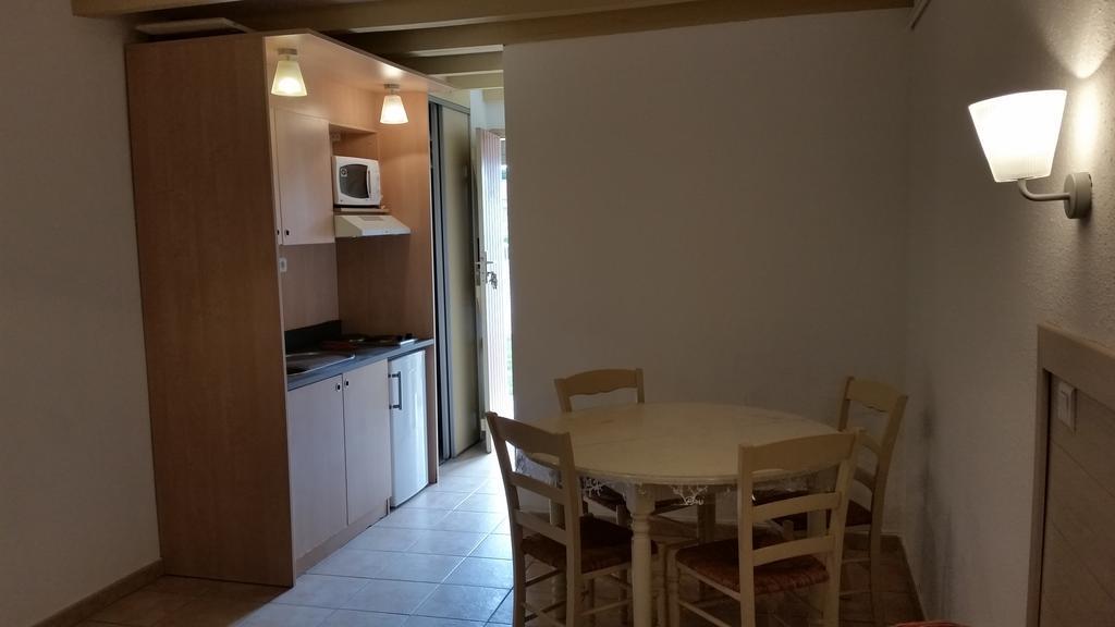 Goelia Le Mas Blanc Aparthotel Pérols Quarto foto
